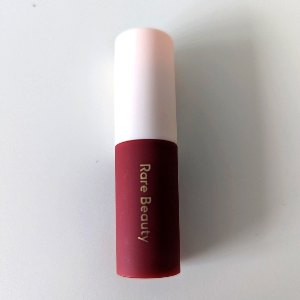 Rare Beauty lip souffle mini in Transdorm